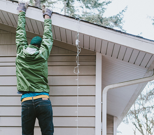 hanging christmas lights